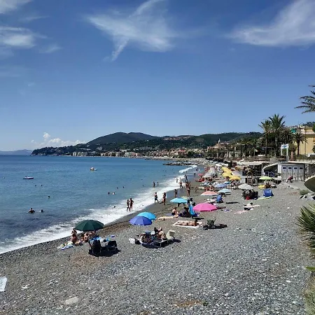 Apartman Holiday Near The Sea In